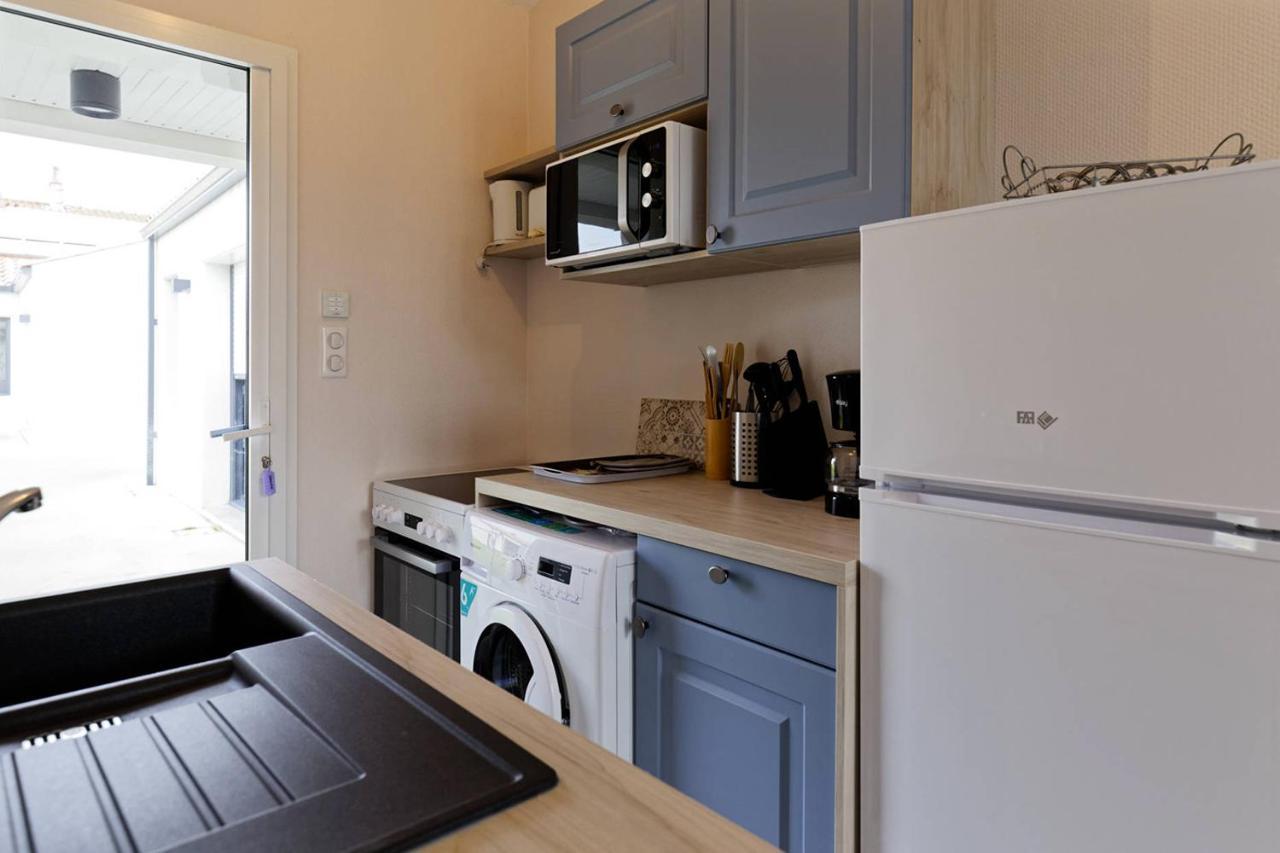 Le Cachet D'Une Maison De Centre-Bourg A Beauvoir-Sur-Mer Eksteriør billede