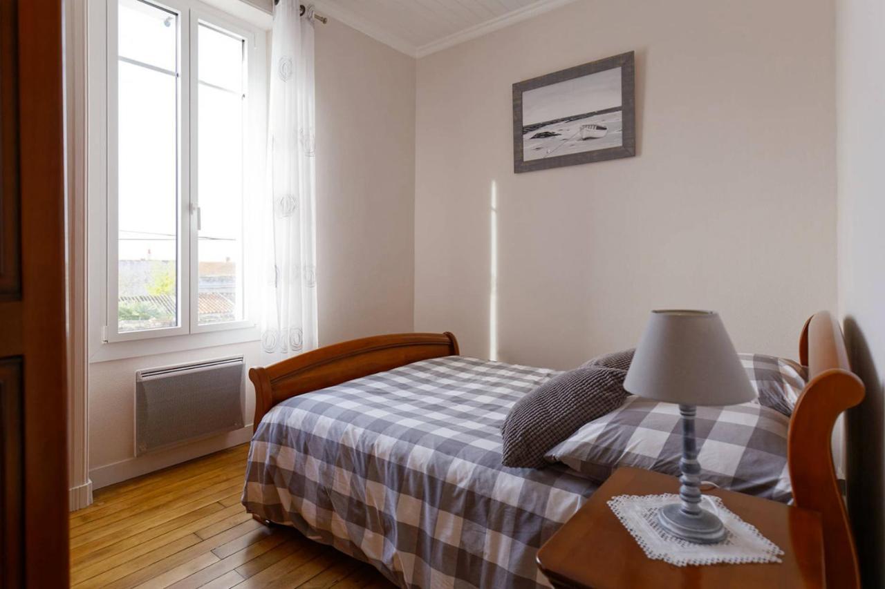 Le Cachet D'Une Maison De Centre-Bourg A Beauvoir-Sur-Mer Eksteriør billede
